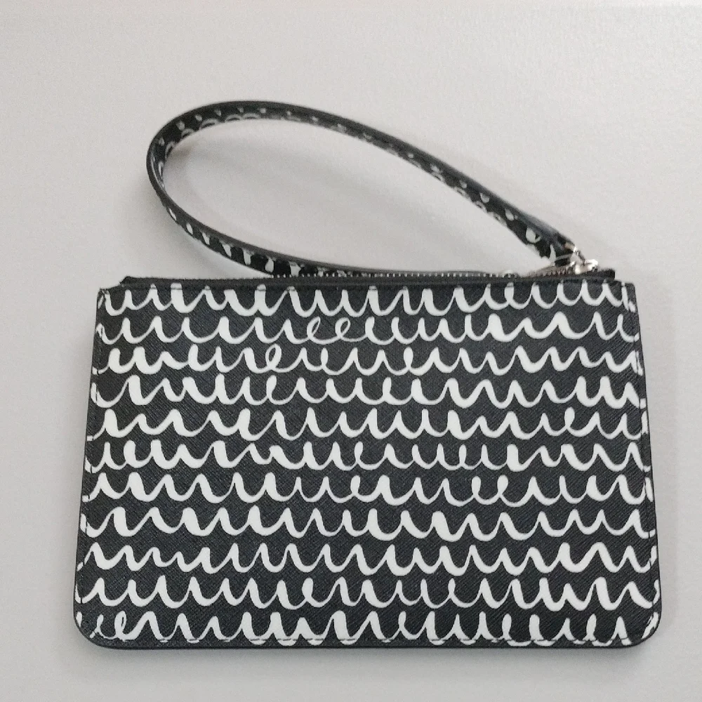 Kate Spade Shore Street Pop Scallop Tinie Wristlet Black White Clutch